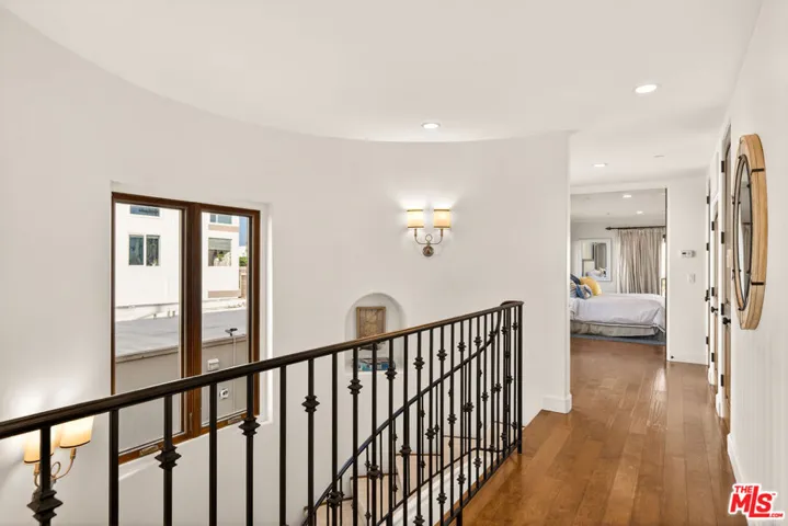 17 Privateer Street, Marina Del Rey, California 90292
