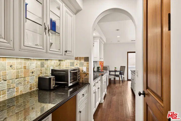 17 Privateer Street, Marina Del Rey, California 90292