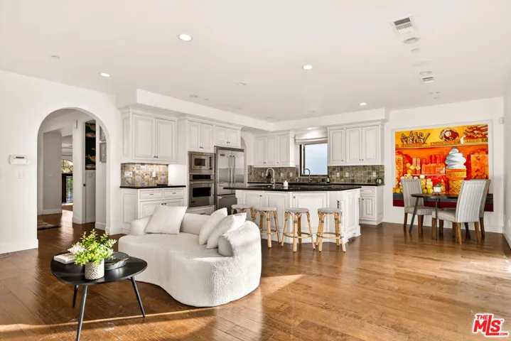17 Privateer Street, Marina Del Rey, California 90292