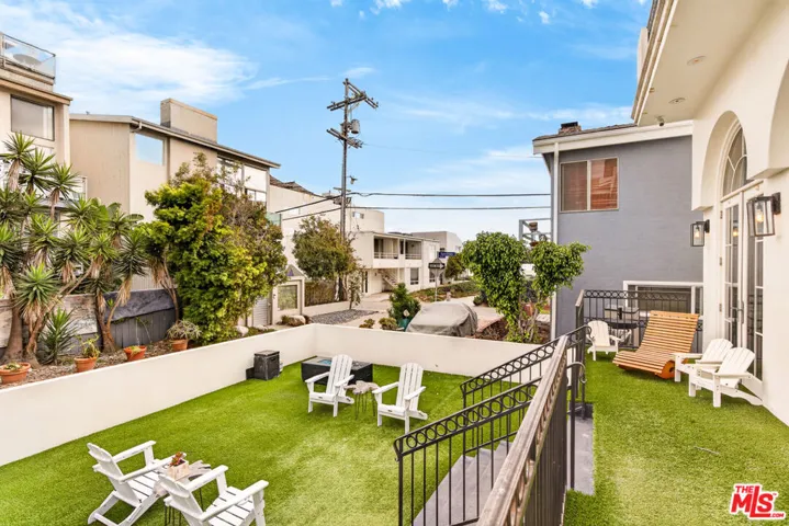 17 Privateer Street, Marina Del Rey, California 90292
