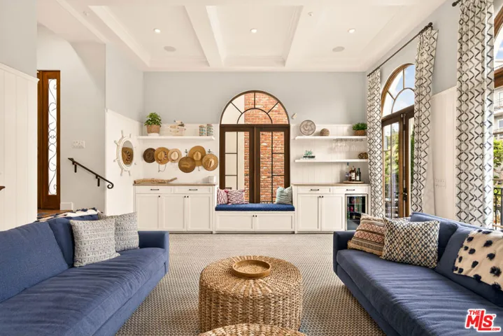 17 Privateer Street, Marina Del Rey, California 90292