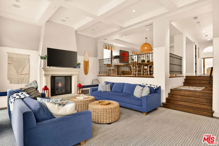 17 Privateer Street, Marina Del Rey, California 90292