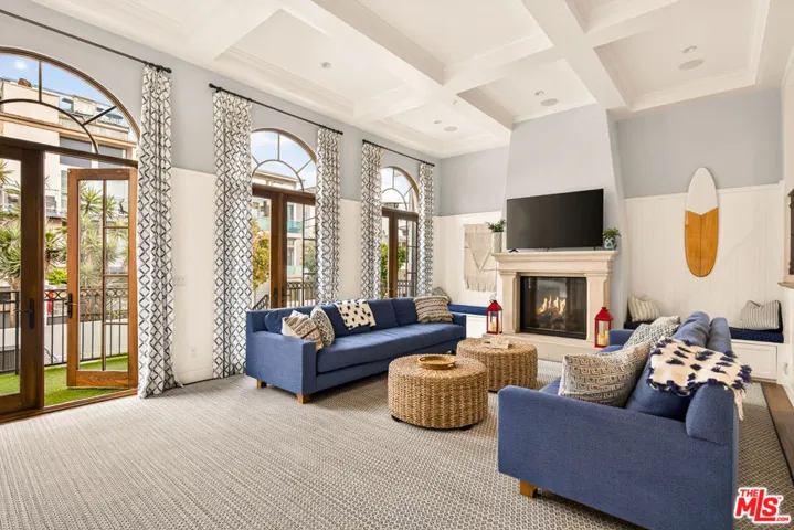 17 Privateer Street, Marina Del Rey, California 90292