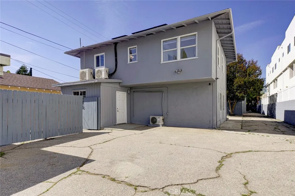 Downstairs unit has private back yard