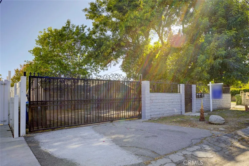 14918 Wyandotte, Van Nuys, California 91405 — photo 5