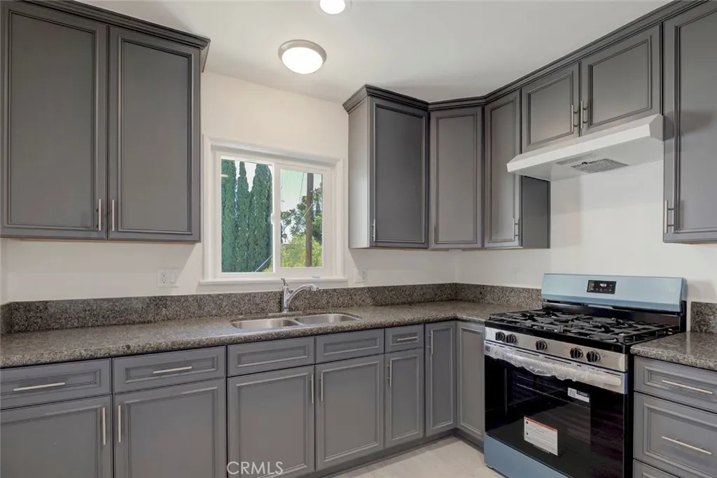 Rear upstairs unit kitchen
