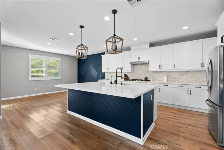 18786 Big Cedar, Canyon Country, California 91387