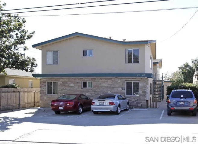 3035 Macaulay, San Diego, California 92106