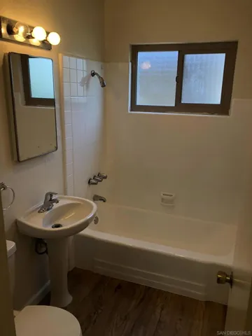 3035 Macaulay, San Diego, California 92106