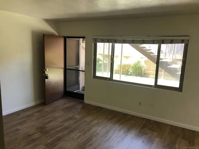 3035 Macaulay, San Diego, California 92106