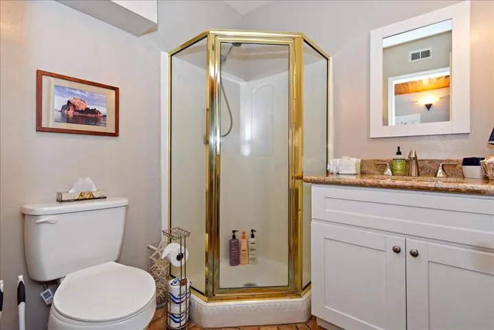 16-Bathroom