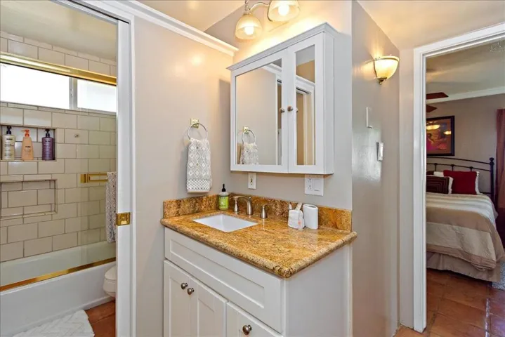 13-Master Bathroom