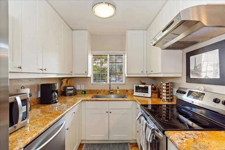 06-Kitchen