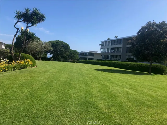 Lovely grass meridian called "the mall"