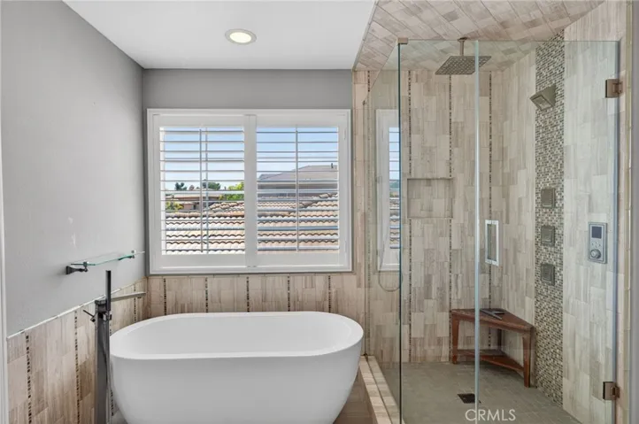 Separate Tub and Shower