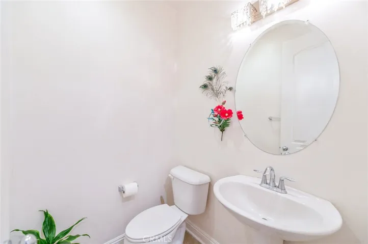 13925 Barnett, Eastvale, California 92880