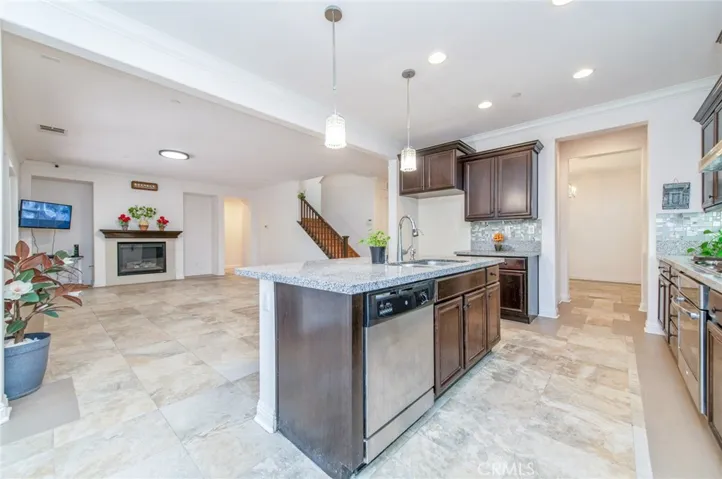 13925 Barnett, Eastvale, California 92880