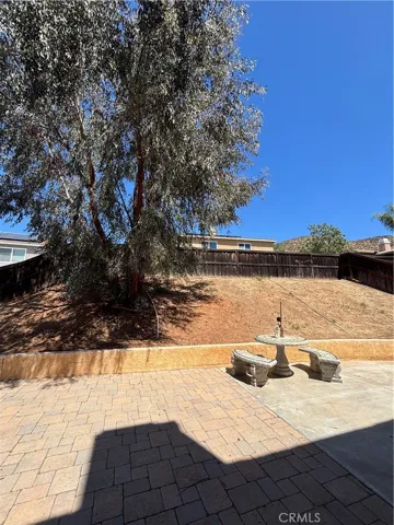 27742 Hollyoak, Menifee, California 92585