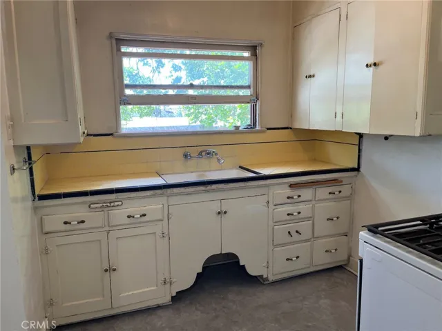 404 N 7th F, Colton, California 92324