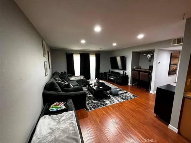 Living Room – Main Angle