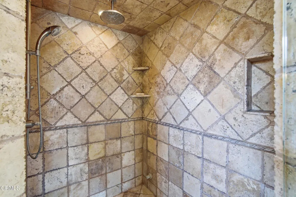 42_bathroom