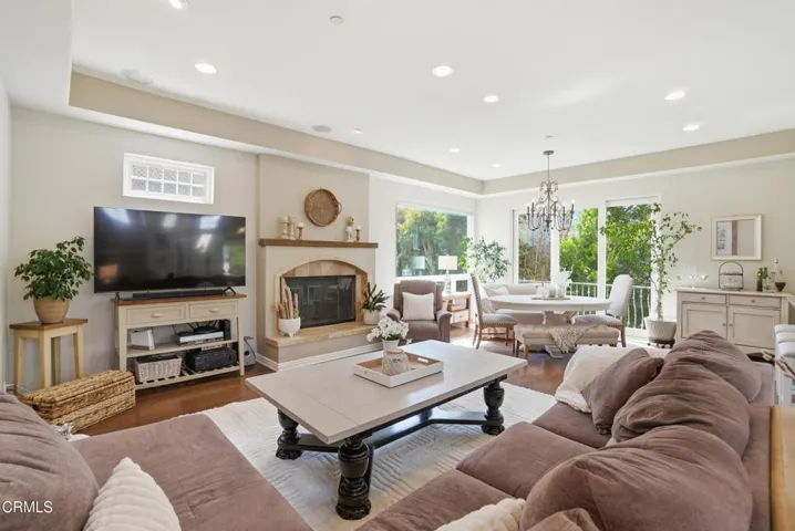 28_living room