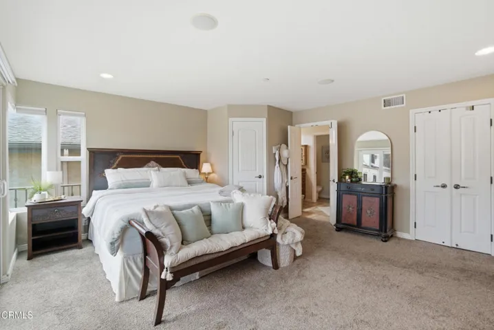 36_bedroom