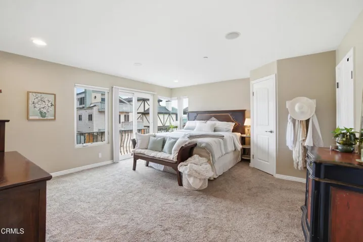 34_bedroom