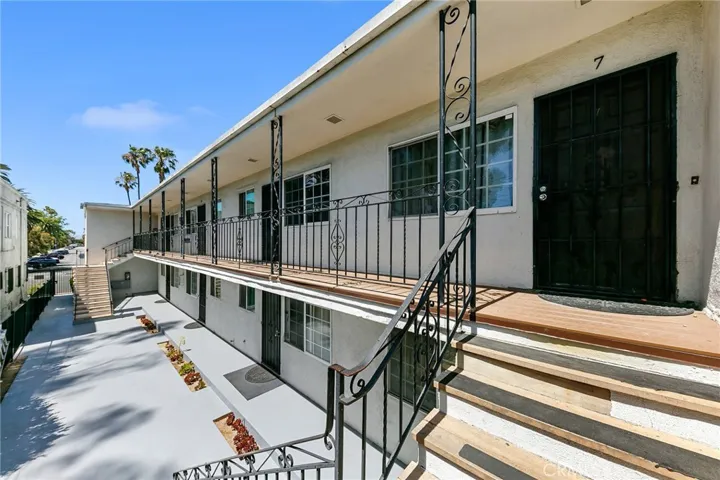 1070 Chestnut, Long Beach, California 90813