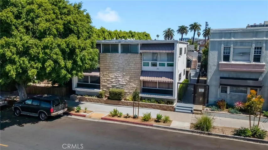 1070 Chestnut, Long Beach, California 90813