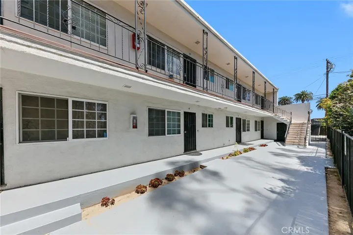 1070 Chestnut, Long Beach, California 90813