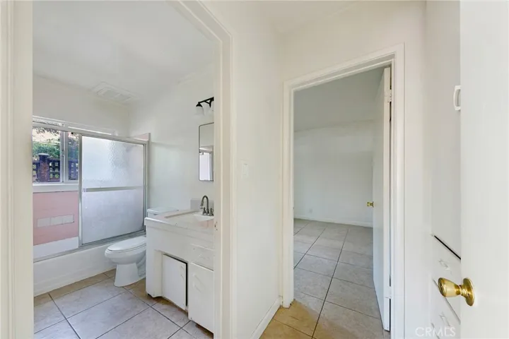 1070 Chestnut, Long Beach, California 90813