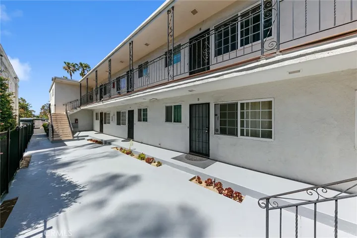 1070 Chestnut, Long Beach, California 90813