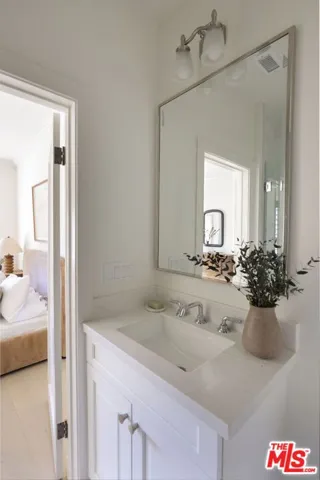 632 S Arden Boulevard, Los Angeles, California 90005
