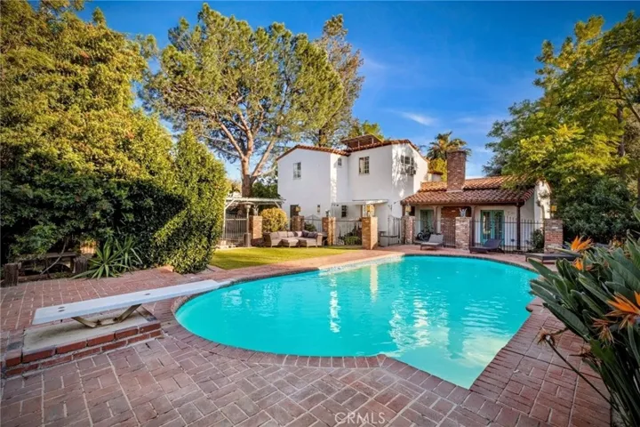 15401 Saticoy Street, Van Nuys, California 91406
