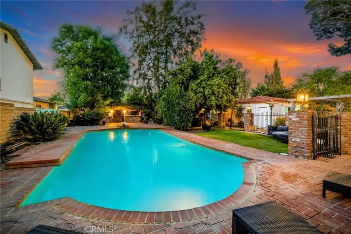 15401 Saticoy Street, Van Nuys, California 91406