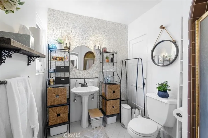15401 Saticoy Street, Van Nuys, California 91406