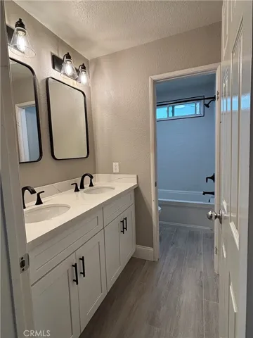 Upstairs Hall Full Bath