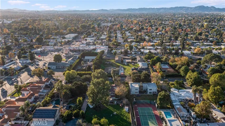 7630 Jellico, Northridge, California 91325