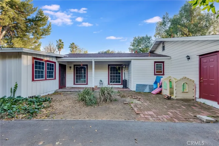 7630 Jellico, Northridge, California 91325