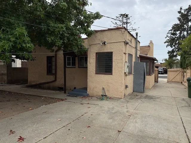 9432 S Hobart Boulevard, Los Angeles, California 90047