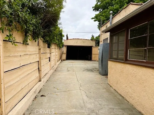 9432 S Hobart Boulevard, Los Angeles, California 90047