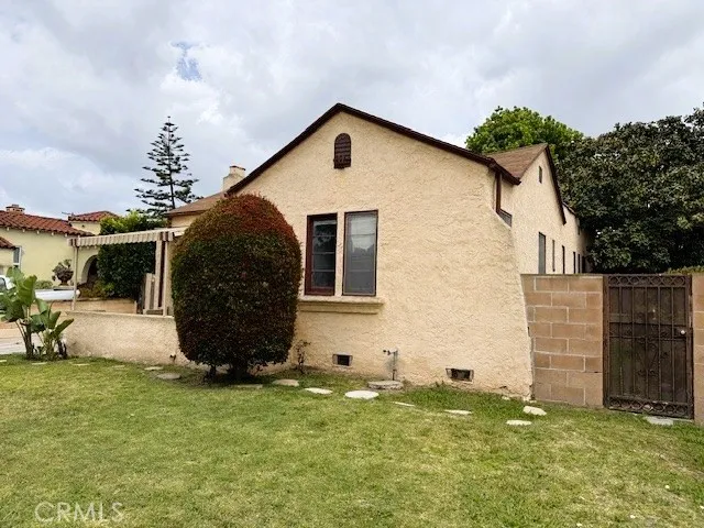9432 S Hobart Boulevard, Los Angeles, California 90047