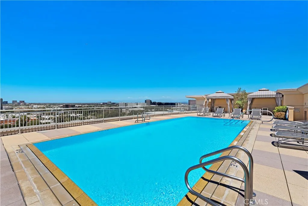 HOA Rooftop Pool