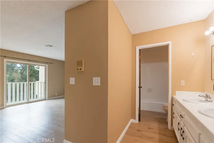 149 Flag Way, Paso Robles, California 93446