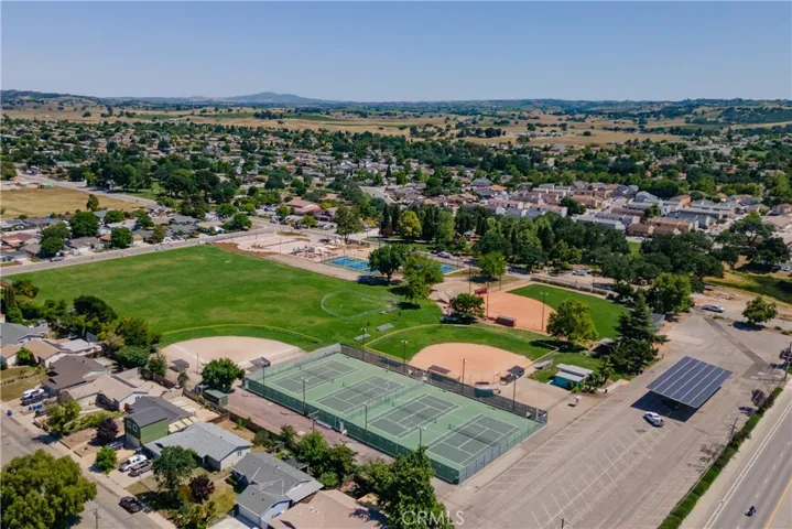 149 Flag Way, Paso Robles, California 93446