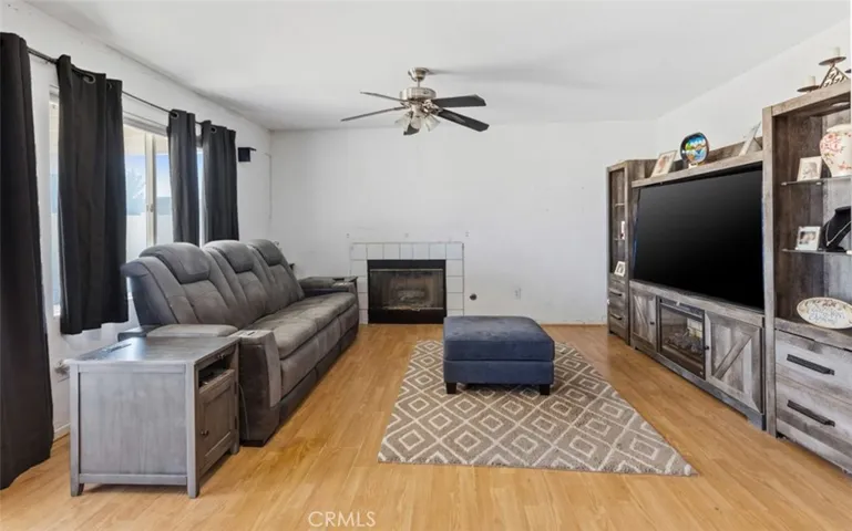 14485 Fontaine Way, Victorville, California 92394