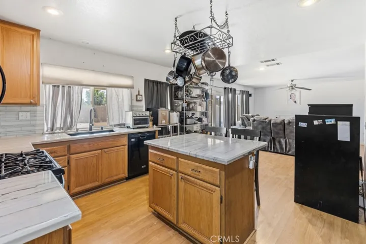 14485 Fontaine Way, Victorville, California 92394