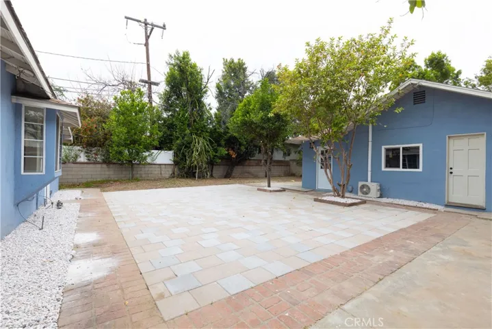Shared Yard