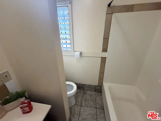 1140 W 51st Place, Los Angeles, California 90037